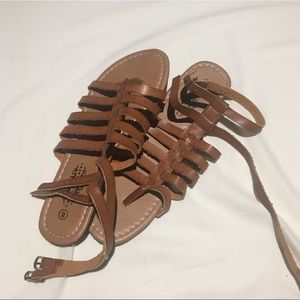 NEW URBAN OUTFITTERS Chestnut Brown Sandals